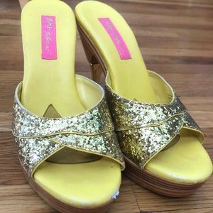 Betsey Johnson Gold Polly heels